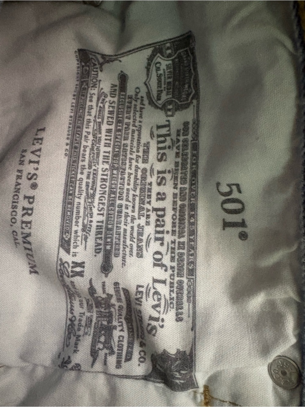 Levi’s 501 shorts 33W Light Wash - Picture 4 of 4